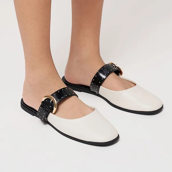 Giày Sục Nữ Charles & Keith CNK Studded Buckled Flat Mules Chalk 70580187 Màu Trắng Kem