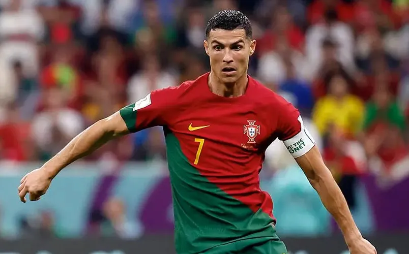 Chiêm ngưỡng lại “lịch sử” mái tóc của Ronaldo