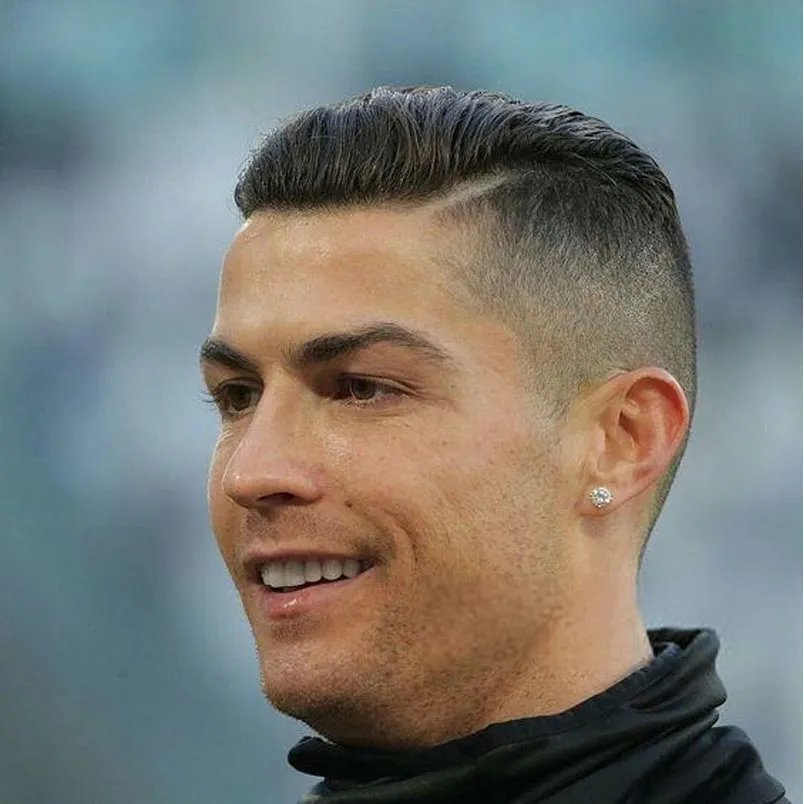 C.Ronaldo gây sốt với những kiểu đầu phá cách theo từng năm tháng | Báo Dân  trí