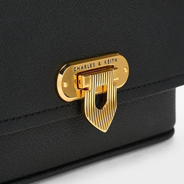 Túi Đeo Chéo Nữ Charles & Keith CNK Alcott Push-Lock Chain Bag CK2-80782093 Màu Đen
