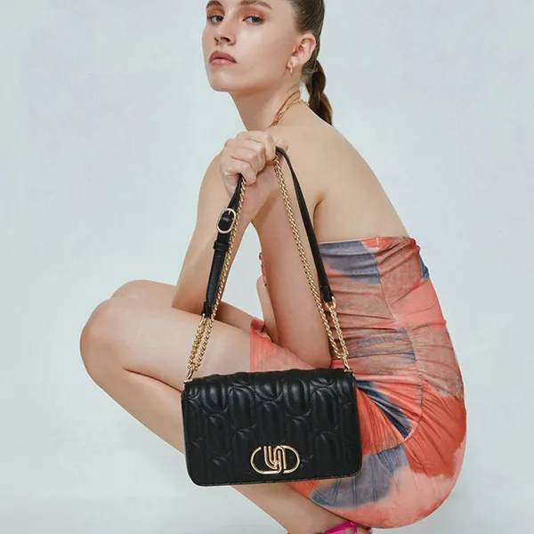 Túi Đeo Chéo Nữ Lyn Infinite Moon M Crossbody Bags LL23MBF257 Màu Đen