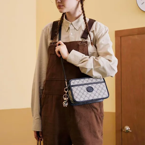 Túi Đeo Chéo Nữ TTWN BEAR TN2838 Màu Ghi Viền Đen