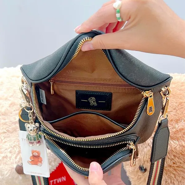 Túi Đeo Chéo Nữ TTWN BEAR TN3117 Màu Đen