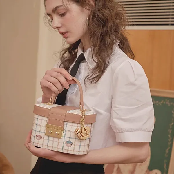 Túi Đeo Chéo Nữ TTWN BEAR TN3228 Màu Trắng Kẻ