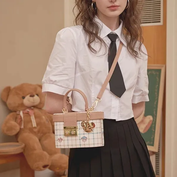 Túi Đeo Chéo Nữ TTWN BEAR TN3228 Màu Trắng Kẻ