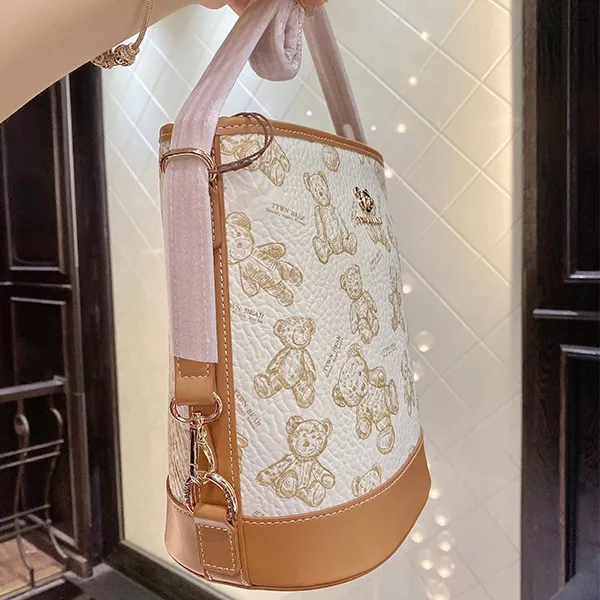 Túi Đeo Chéo Nữ TTWN BEAR Gấu Bông TN2461 Màu Trắng Nâu