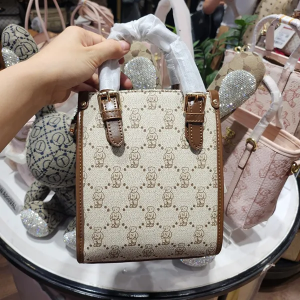 Túi Đeo Chéo Nữ TTWN BEAR TN2850 Họa Tiết Lưới Màu Nâu