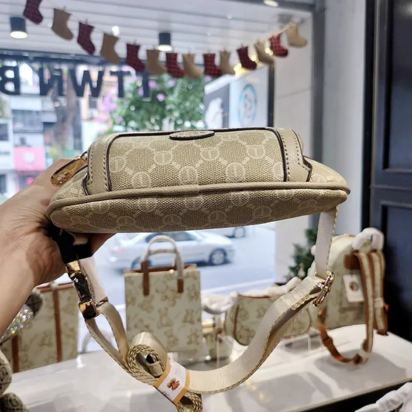 Túi Đeo Hông Nữ TTWN BEAR TN2969 Họa Tiết Lưới Màu Ghi