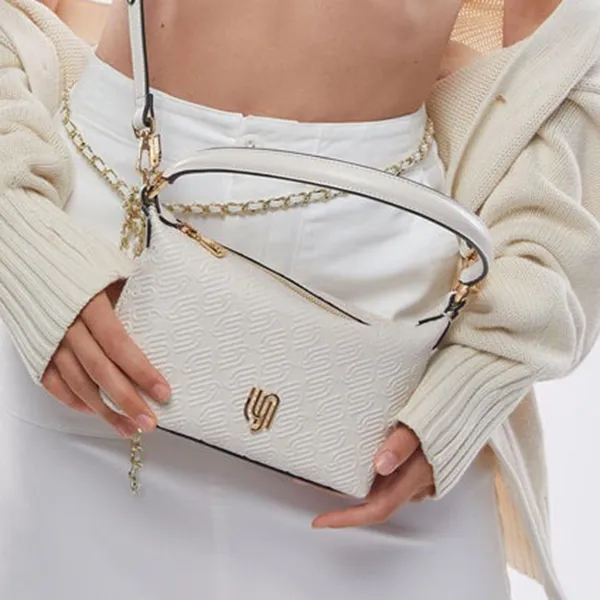 Túi Đeo Vai Nữ Lyn Infinite Mega Xs Crossbody Bags LL23MBF120 Màu Trắng