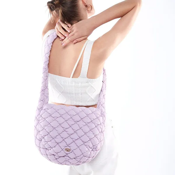 Túi Đeo Vai Nữ Lyn Souffle Tote Bags LL23FBF238 Màu Tím