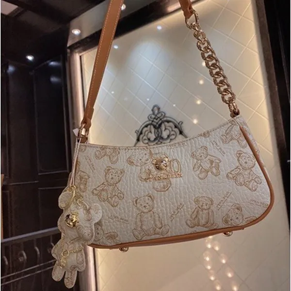 Túi Đeo Vai Nữ TTWN BEAR TN1783 2463 Màu Trắng Charm 30 - Túi xách - Vua Hàng Hiệu