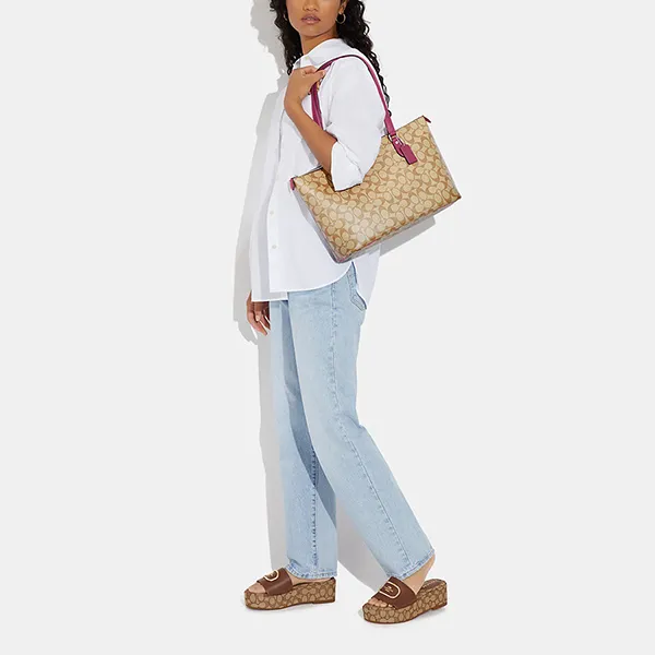 Túi Tote Nữ Coach Gallery Tote In Signature Canvas CH504 Màu Be Hồng