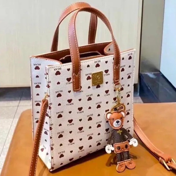 Túi Tote Nữ TTWN BEAR TN2155 Màu Trắng Tim Đỏ