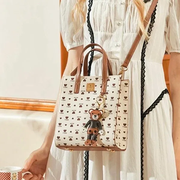 Túi Tote Nữ TTWN BEAR TN2155 Màu Trắng Tim Đỏ