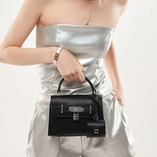 Túi Xách Tay Nữ Lyn Ravish Mini Top Handle Handbags LL23FBS204 Màu Đen