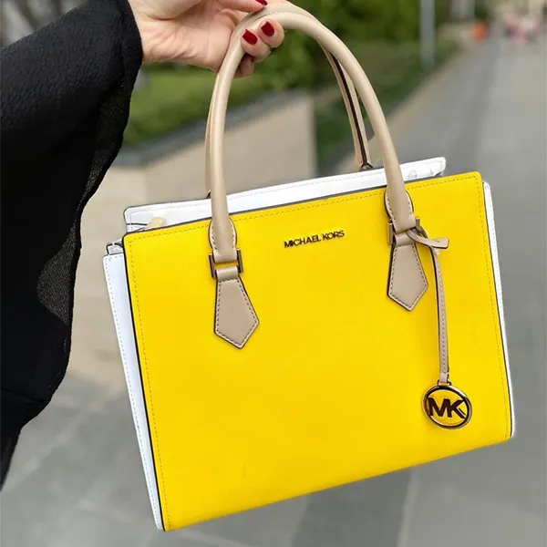Túi Xách Tay Nữ Michael Kors MK Hope Satchel Crossbody Bag Màu Vàng