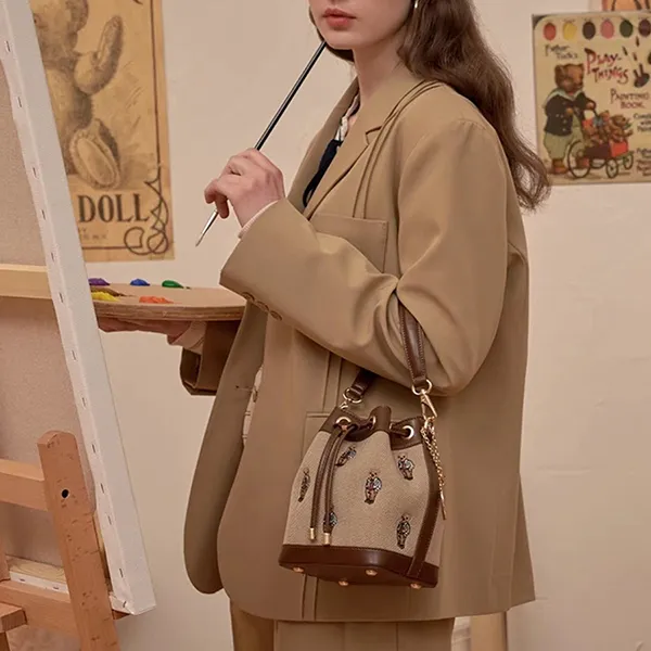 Túi Xách Tay Nữ TTWN BEAR TN1713 Màu Be Viền Nâu