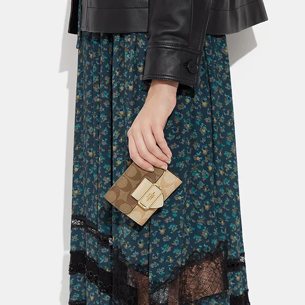 Ví Nữ Coach Small Morgan Wallet In Blocked Signature Canvas CH387 Màu Kem Nâu