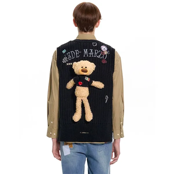 Áo Len Gile 13 De Marzo Badges Knit Vest Tap Shoe Màu Đen