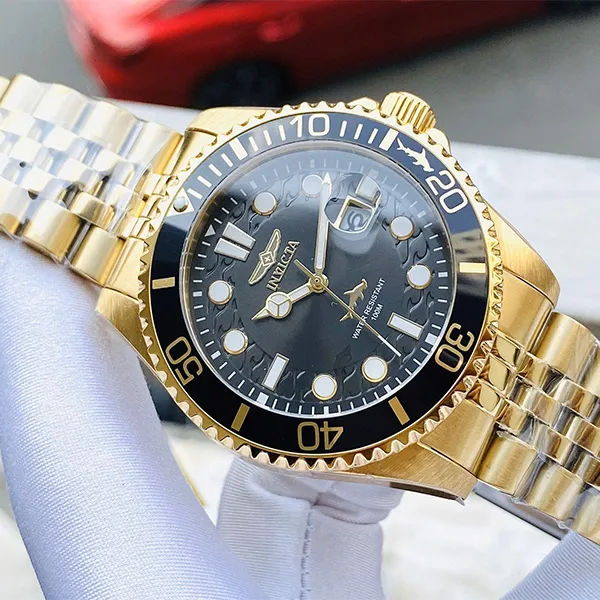 Đồng Hồ Nam Invicta Diver 30614 Màu Đen Vàng