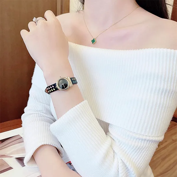 Đồng Hồ Nữ Salvatore Ferragamo Gancino Màu Đen Vàng