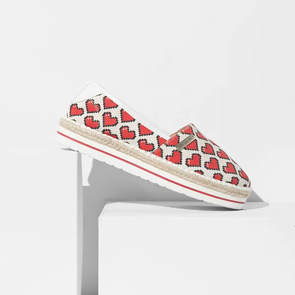 Giày Slip On Nữ Moschino Trái Tim MCN4733 Màu Trắng Đỏ Size 37