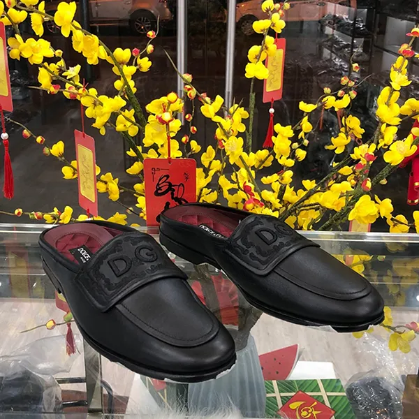 Giày Sục Nam Dolce & Gabbana D&G Chữ Thêu DG9237 Màu Đen Size 39