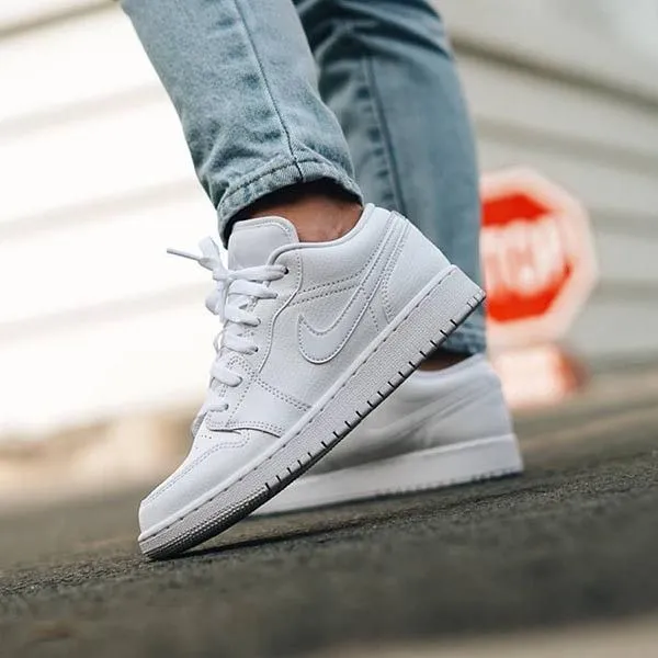 Giày Thể Thao Nike Air Jordan 1 Low GS Triple White 553560-130 Màu Trắng Size 36 - Giày - Vua Hàng Hiệu