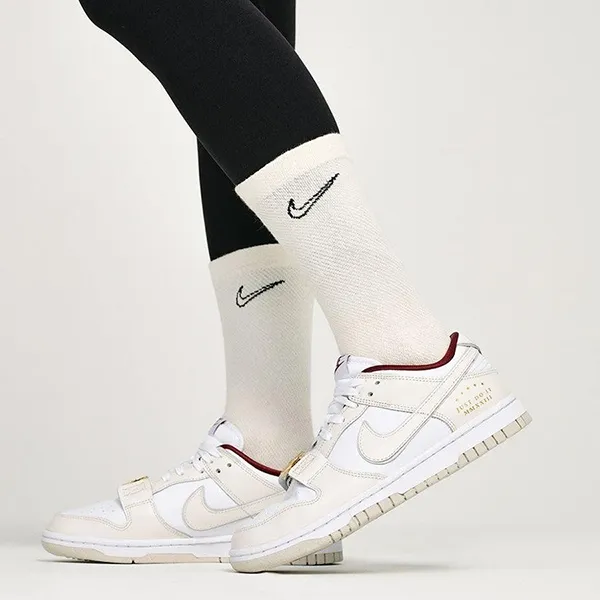 Giày Thể Thao Nike Dunk Low SE DV1160-100 Màu Trắng Size 40