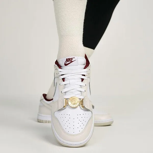 Giày Thể Thao Nike Dunk Low SE DV1160-100 Màu Trắng Size 40