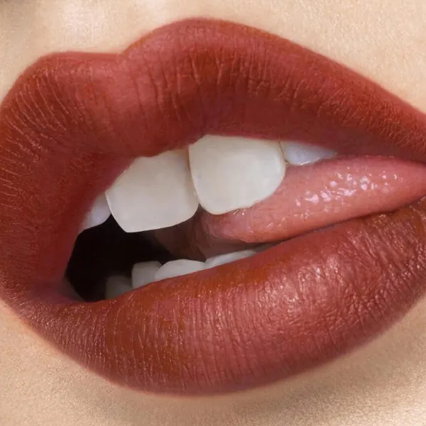 Son Kem Shu Uemura Liquid Matte M RD04 Màu Đỏ Gạch