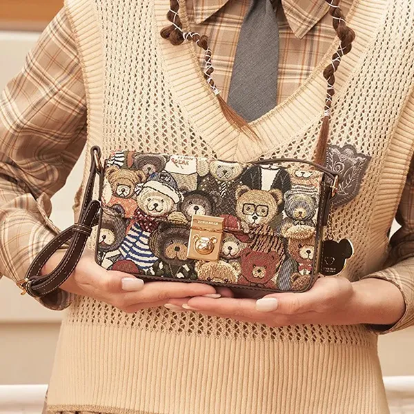 Túi Đeo Chéo Nữ TTWN BEAR TN2325 Màu Nâu Đen