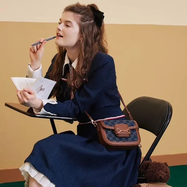 Túi Đeo Chéo Nữ TTWN BEAR TN2681 2926 Màu Nâu Viền Nâu