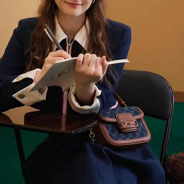 Túi Đeo Chéo Nữ TTWN BEAR TN2681 2926 Màu Nâu Viền Nâu