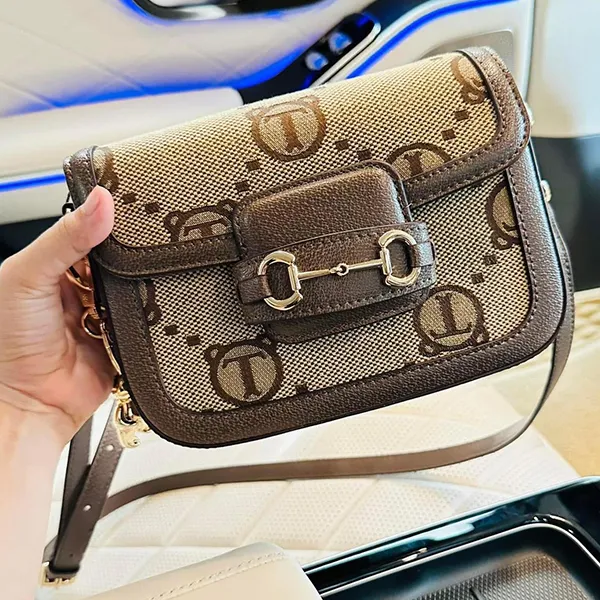 Túi Đeo Chéo Nữ TTWN BEAR TN2681 TN2619 Màu Nâu Vàng