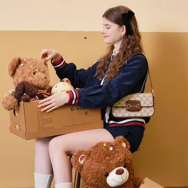 Túi Đeo Vai Nữ TTWN BEAR TN2917 Màu Xám Viền Nâu