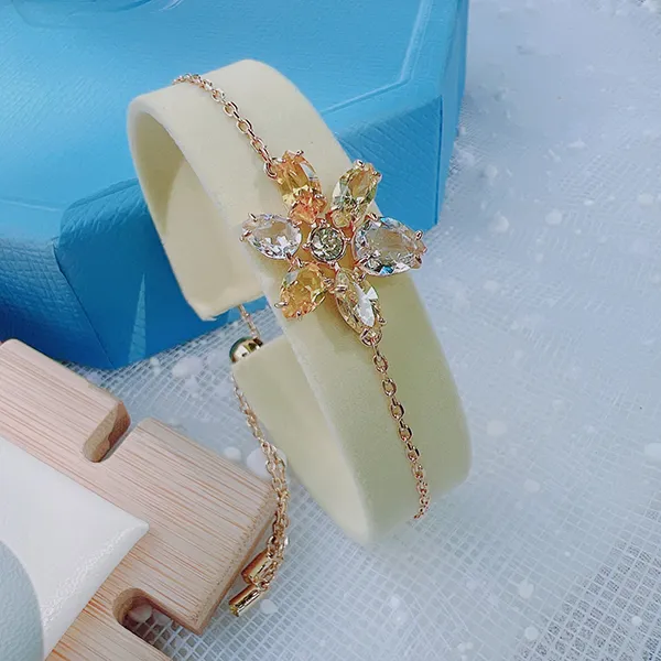 Vòng Đeo Tay Nữ Swarovski Gema Bracelet Mixed Cuts, Flower, Yellow, Gold-Tone Plated 5652820 Màu Vàng - Trang sức - Vua Hàng Hiệu