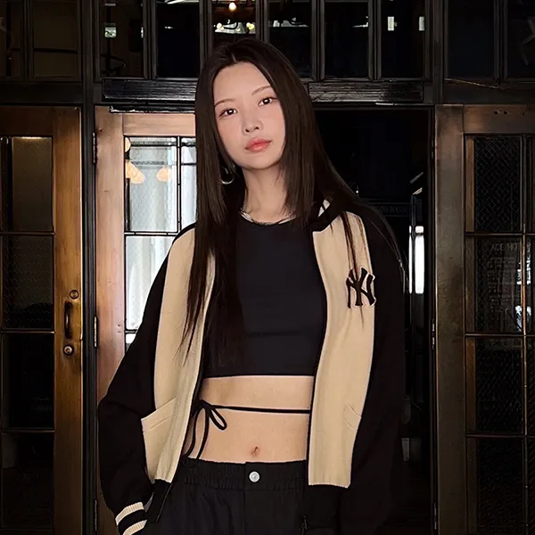 Áo Khoác Len Nữ MLB Varsity New York Yankees 3FKCV0134-50BKS Màu Đen Be Size S