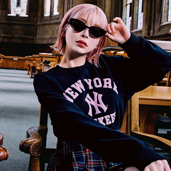 Áo Nỉ Sweater Nữ MLB Varsity Crop New York Yankees 3FMTV0234-50BKS Màu Đen - Thời trang - Vua Hàng Hiệu