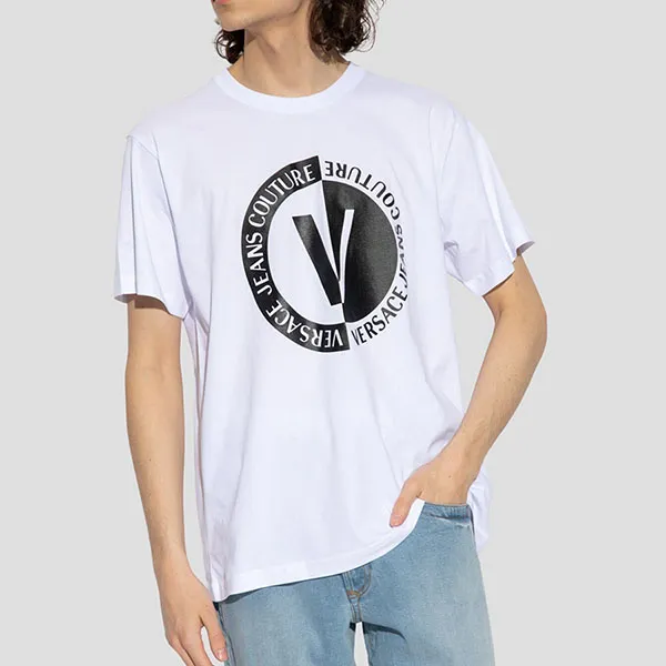 Áo Phông Nam Versace Jeans Courture White Logo V Black And White Printed Tshirt 74GAHI07 CJ00I 003 Màu Trắng
