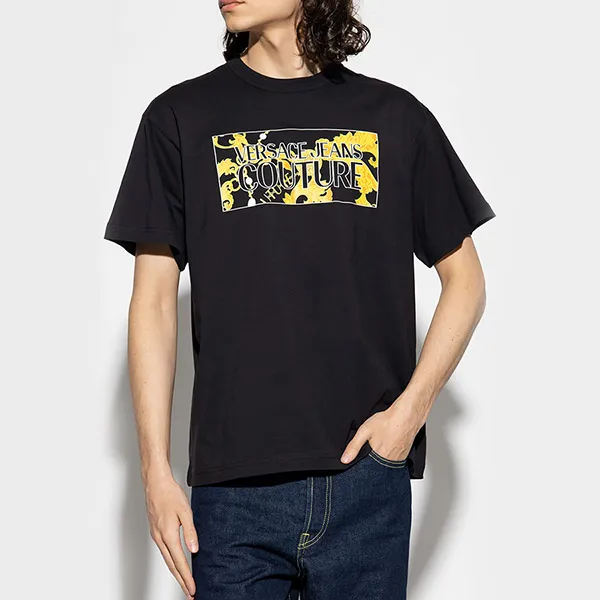 Áo Phông Nam Versace Jeans Couture Black With Gold Logo Printed Tshirt 75GAHE01 CJ00E G89 Màu Đen