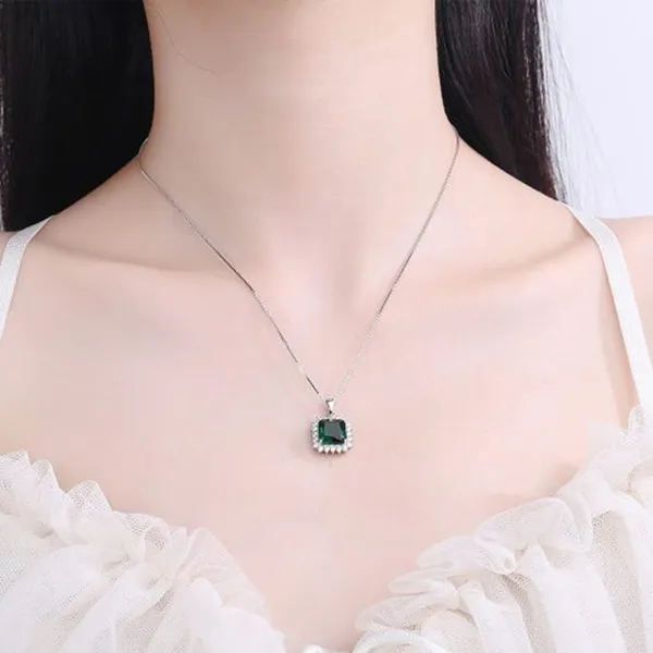 Dây Chuyền Nữ Lili Jewelry Vitas LILI_884687 Đính Ngọc Lục Bảo Màu Xanh Bạc