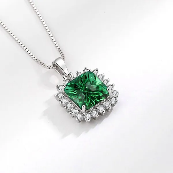 Dây Chuyền Nữ Lili Jewelry Vitas LILI_884687 Đính Ngọc Lục Bảo Màu Xanh Bạc