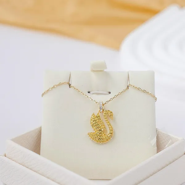 Dây chuyền Swarovski Iconic Swan Pendant Swan, Medium, White, Rhodium Plated 5647553 Màu Vàng