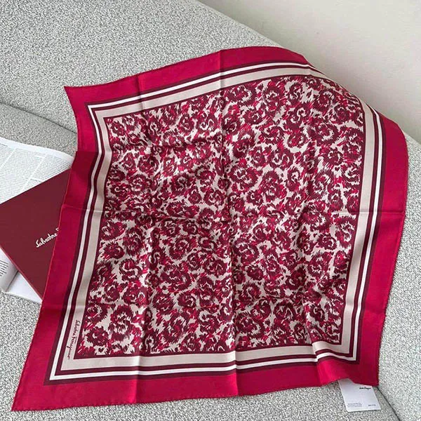 Khăn Nữ Salvatore Ferragamo Silk Printed Scarf W/ Tags 70 x 70cm Màu Đỏ Phối Họa Tiết - Thời trang - Vua Hàng Hiệu