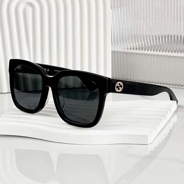 Kính Mát Gucci Black Square Sunglasses Màu Đen