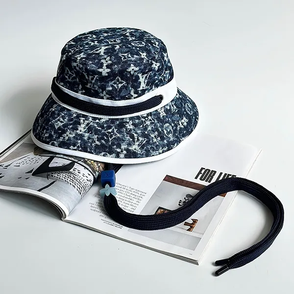 Louis Vuitton LV Play Monogram Pointillism Bucket Hat Blue Cotton. Size M