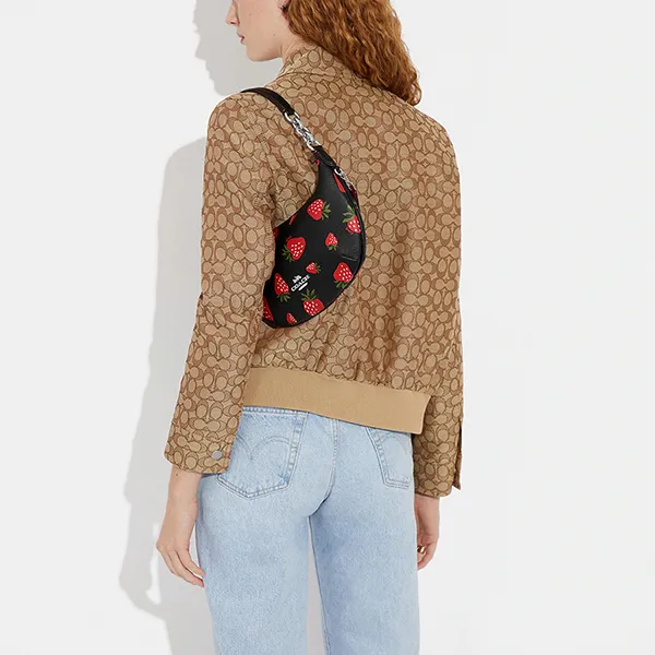Túi Xách Tay Nữ Coach Payton Hobo With Wild Strawberry Print CH330 Màu Đen
