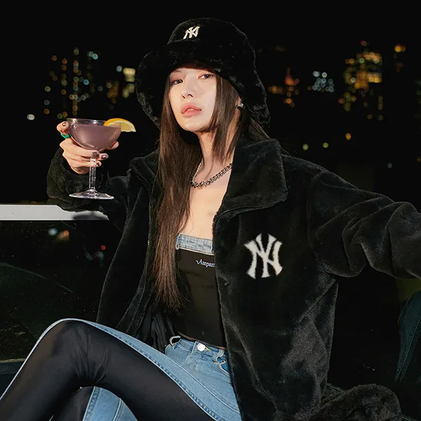 Áo Khoác MLB Ecofur Varsity New York Yankees 3AFDV0236-50BKS Màu Đen