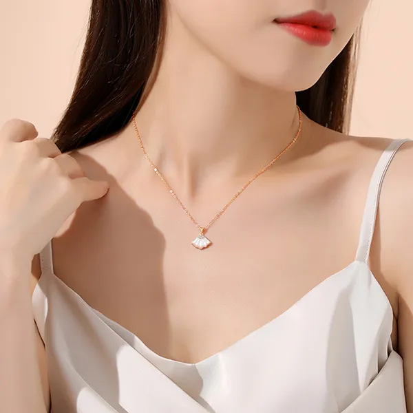 Dây Chuyền Nữ Lili Jewelry Đính Đá CZ Hình Chiếc Váy Cách Điệu LILI_494226 Màu Vàng Hồng